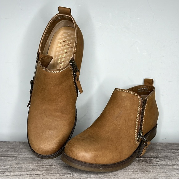 Hush Puppies Shoes - NWOT Hush Puppies Mazin Cayto Ankle Boot size 7